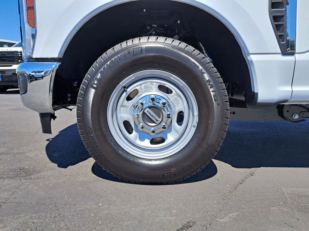 2026 Ford F-250 photo 6