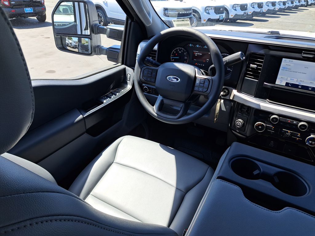 2026 Ford F-250 photo 9