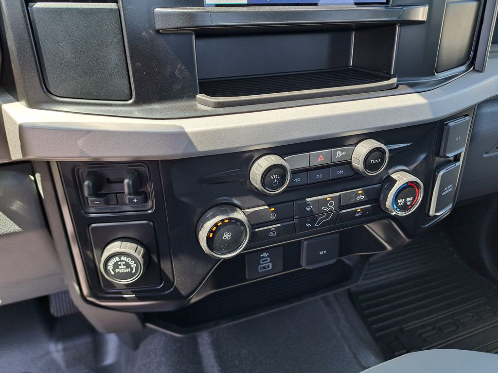 2026 Ford F-250 photo 26