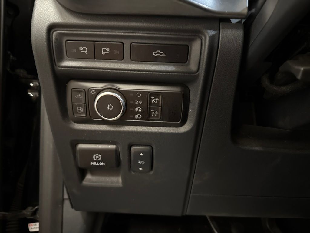 2023 Ford F-150 Lariat photo 12