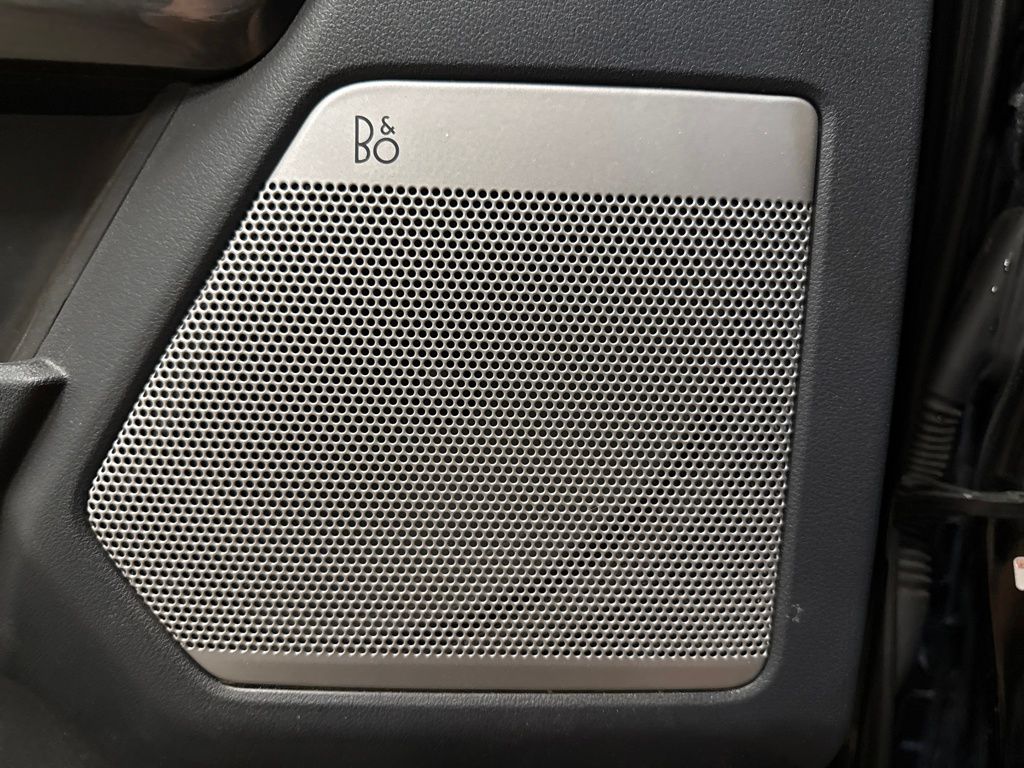 2023 Ford F-150 Lariat photo 13