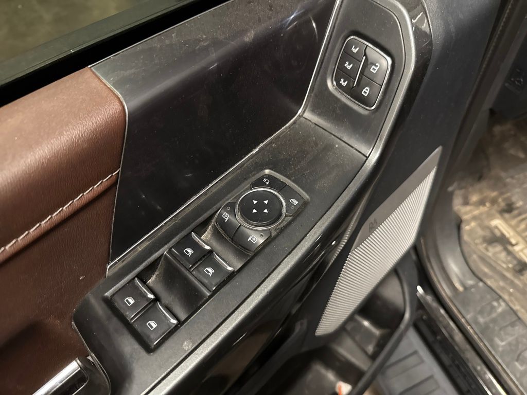 2023 Ford F-150 Lariat photo 14