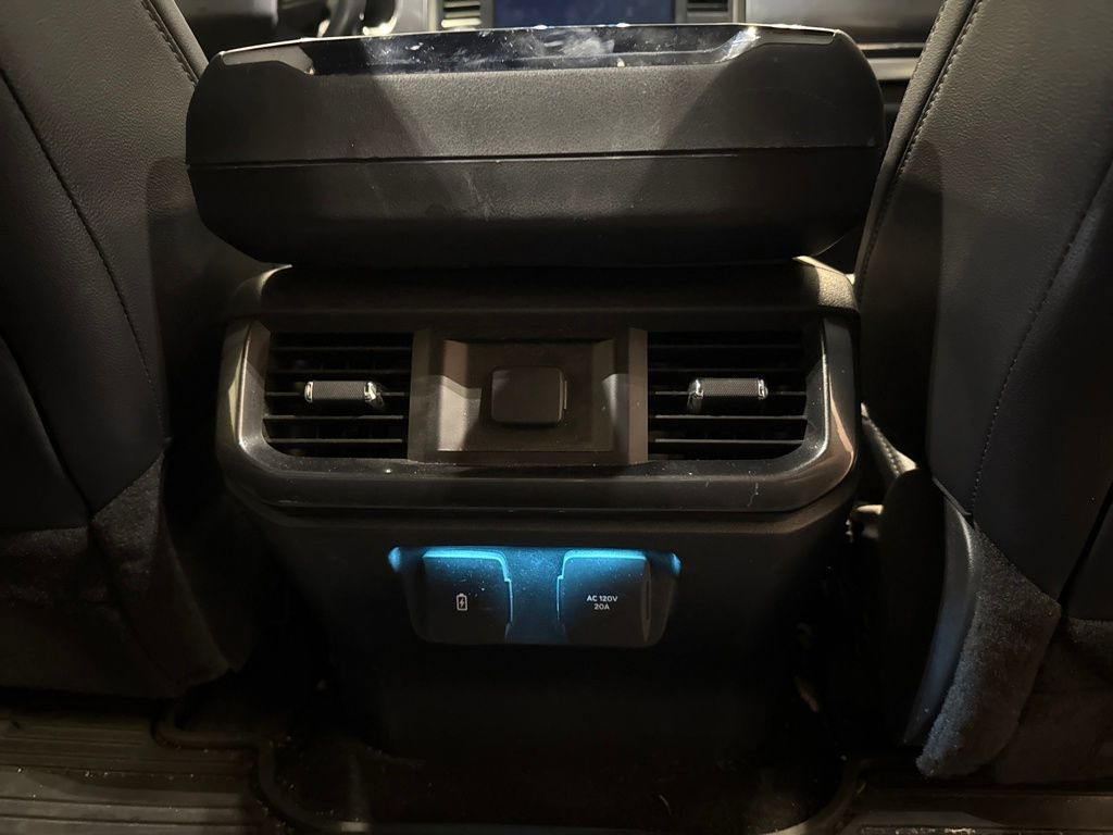 2023 Ford F-150 Lariat photo 22