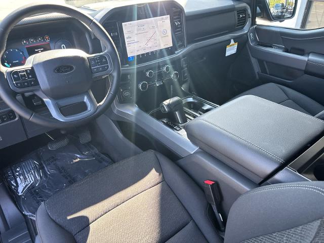 2025 Ford F-150 XLT photo 16