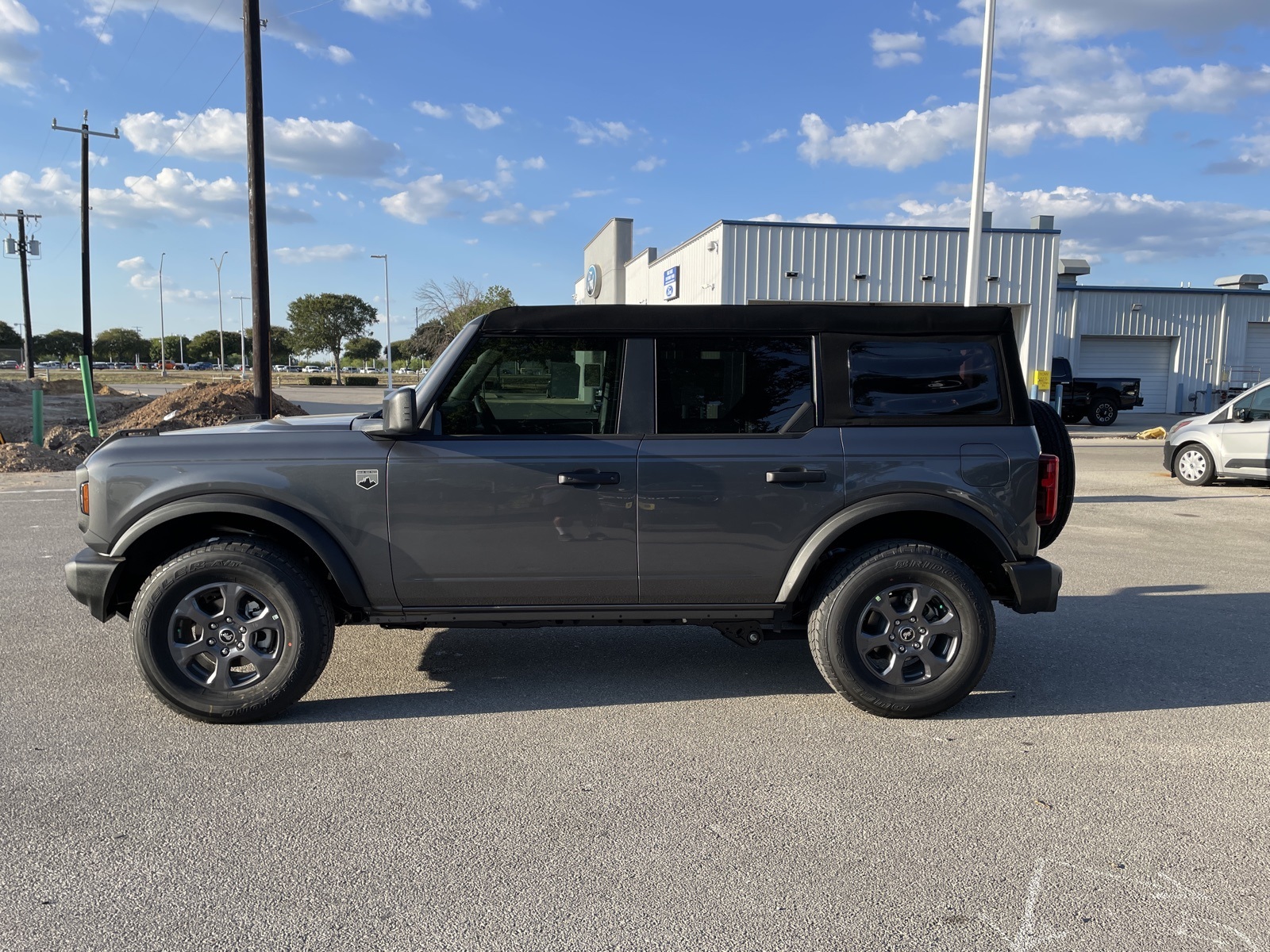2025 Ford Bronco Big Bend photo 2