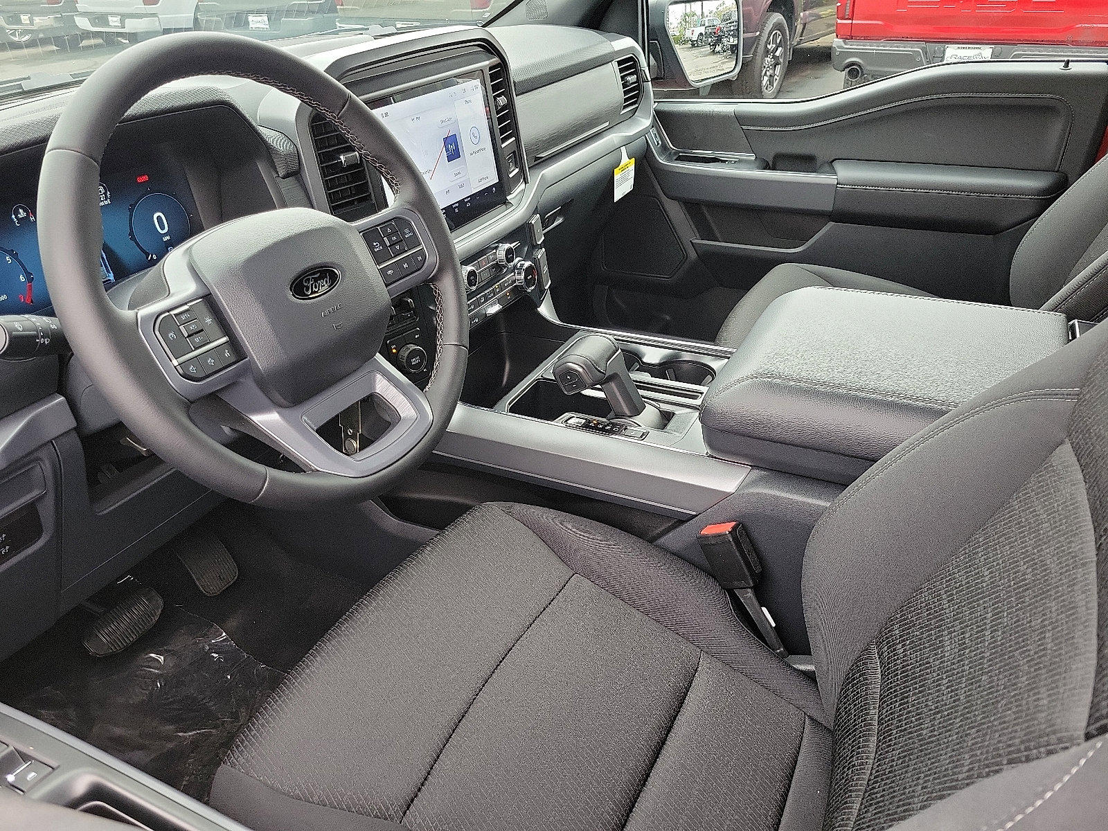 2025 Ford F-150 XLT photo 3