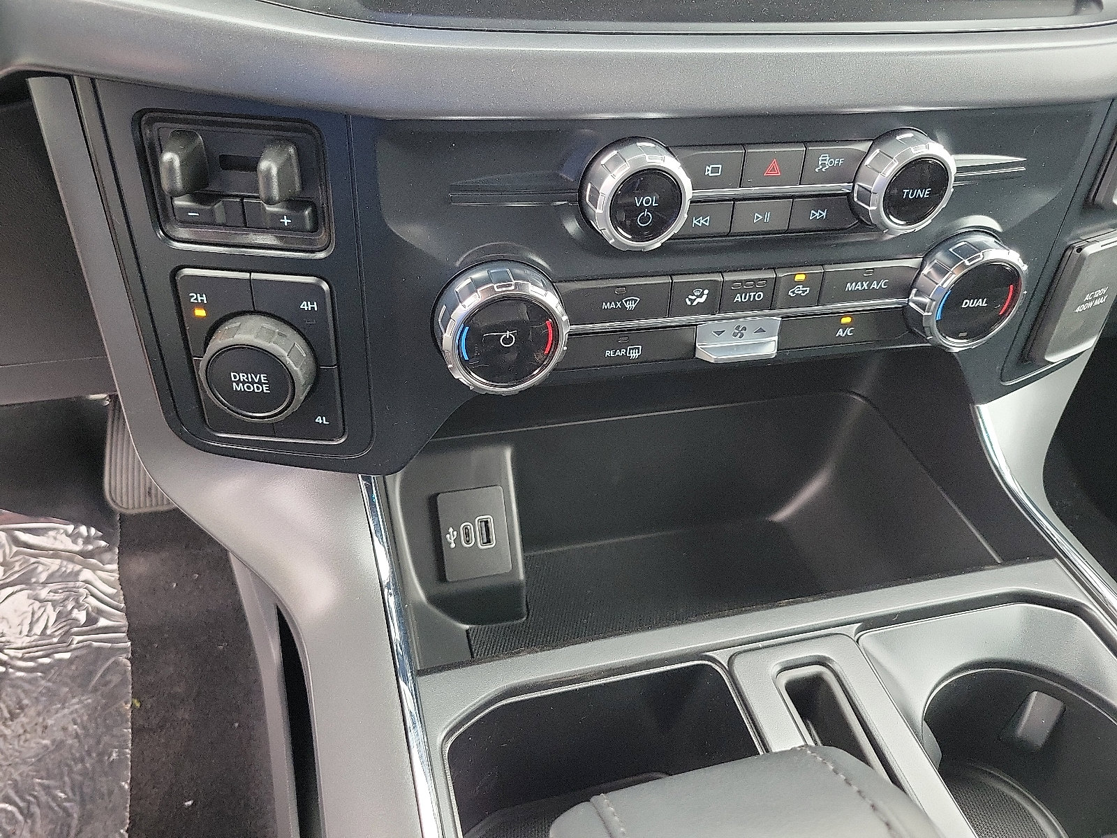 2025 Ford F-150 XLT photo 6