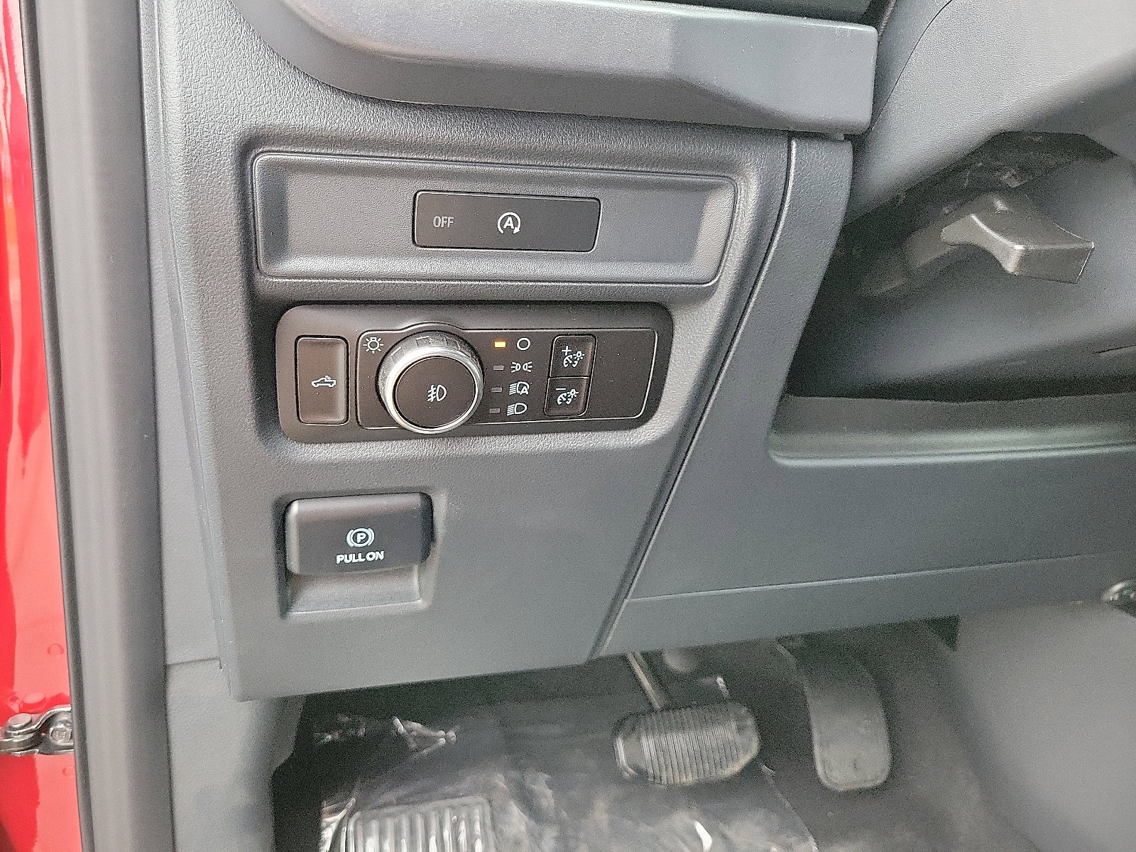 2025 Ford F-150 XLT photo 8