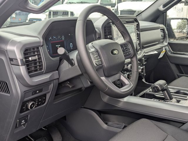 2025 Ford F-150 XLT photo 11