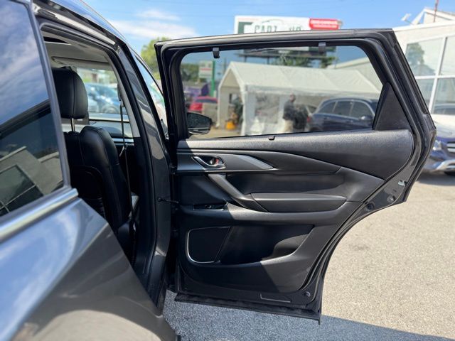 2022 Mazda CX-9 Touring photo 19