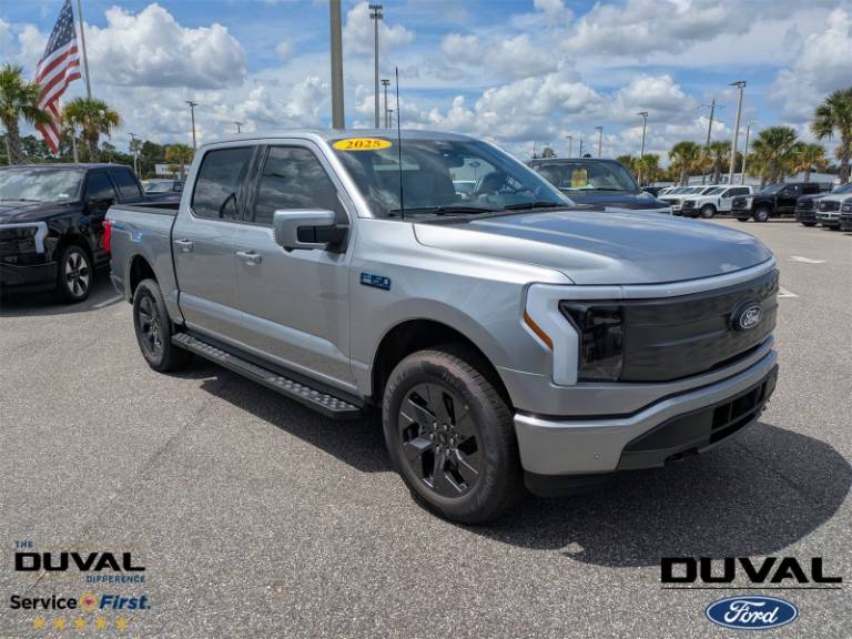 2025 Ford F-150 Lightning LARIAT