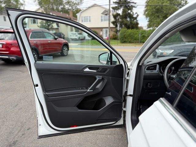 2020 Volkswagen Tiguan SE photo 7