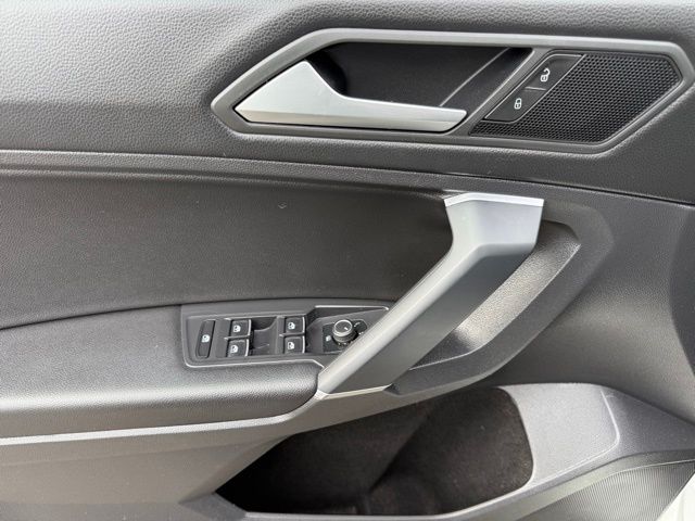 2020 Volkswagen Tiguan SE photo 8