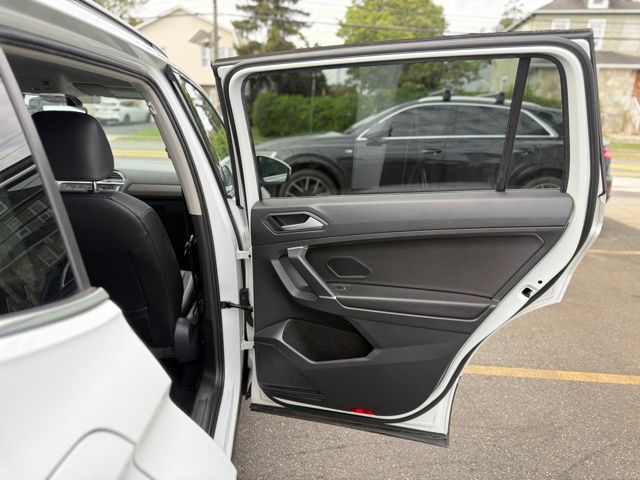 2020 Volkswagen Tiguan SE photo 15
