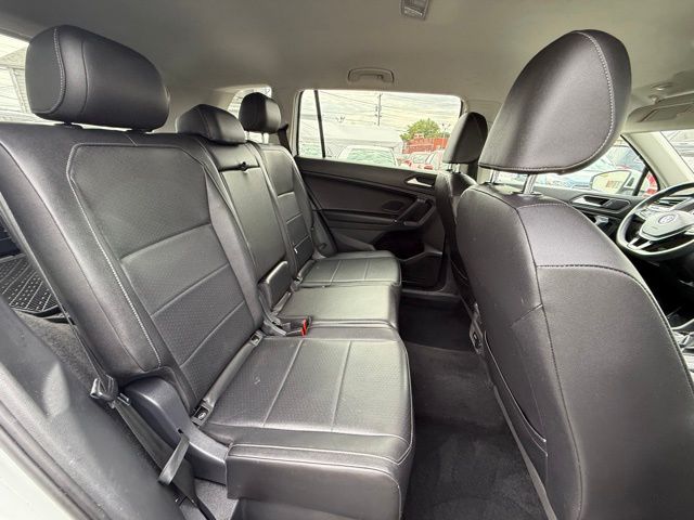 2020 Volkswagen Tiguan SE photo 17