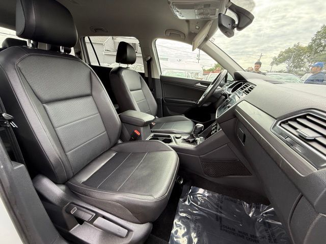 2020 Volkswagen Tiguan SE photo 20