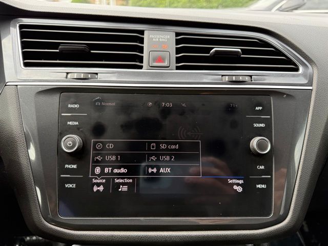 2020 Volkswagen Tiguan SE photo 25