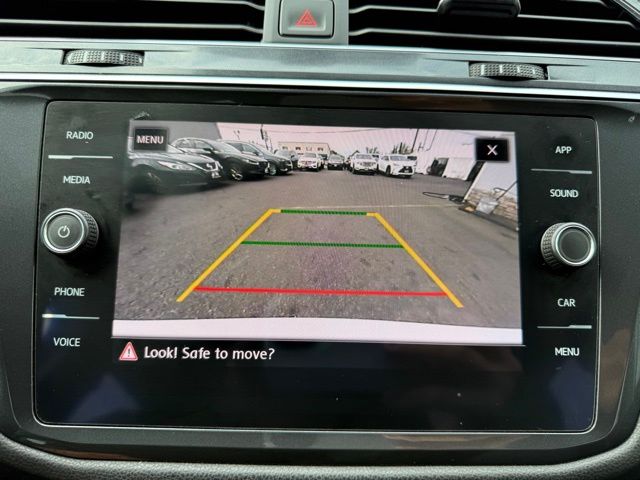 2020 Volkswagen Tiguan SE photo 26