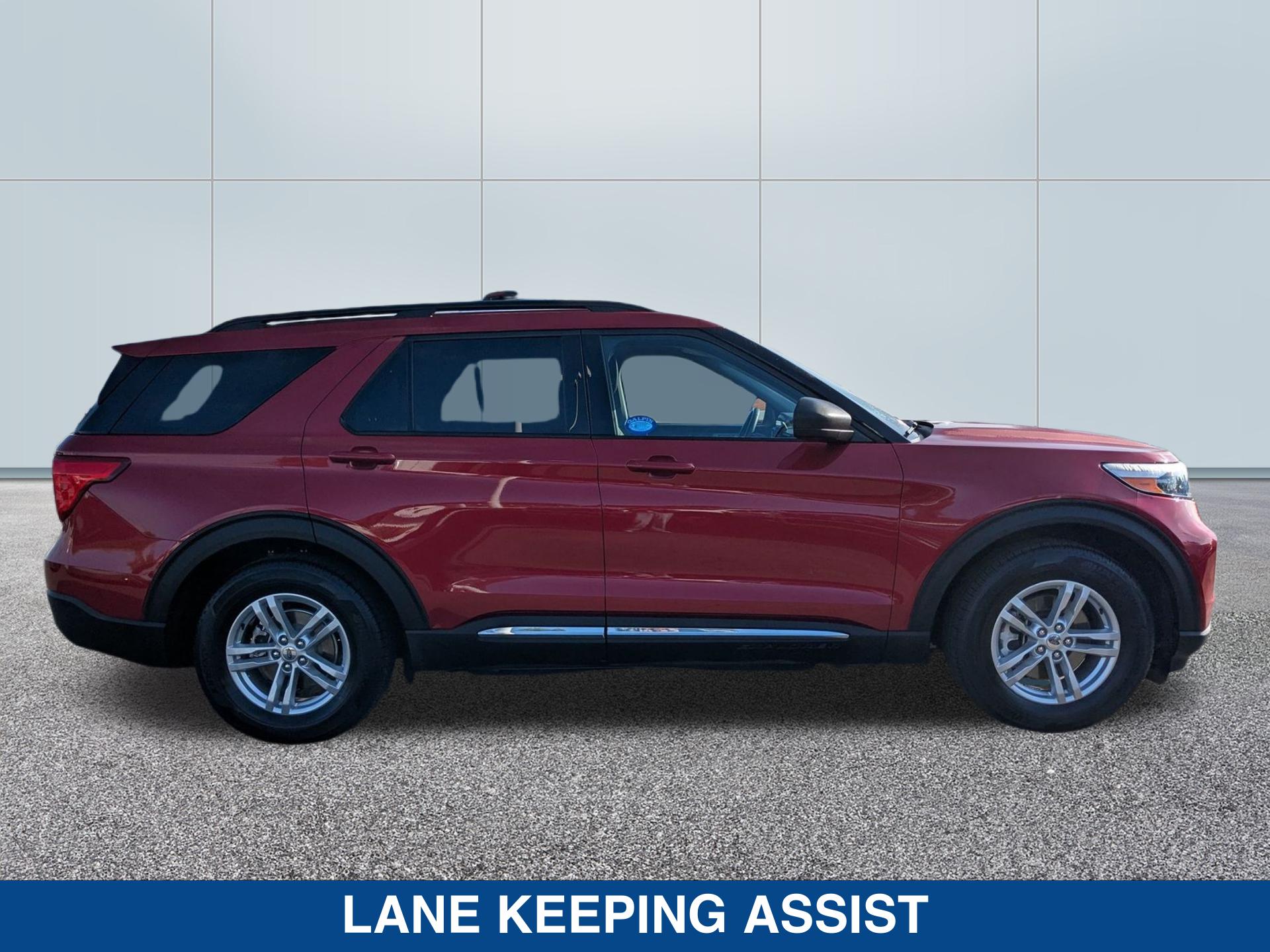 2022 Ford Explorer XLT photo 3