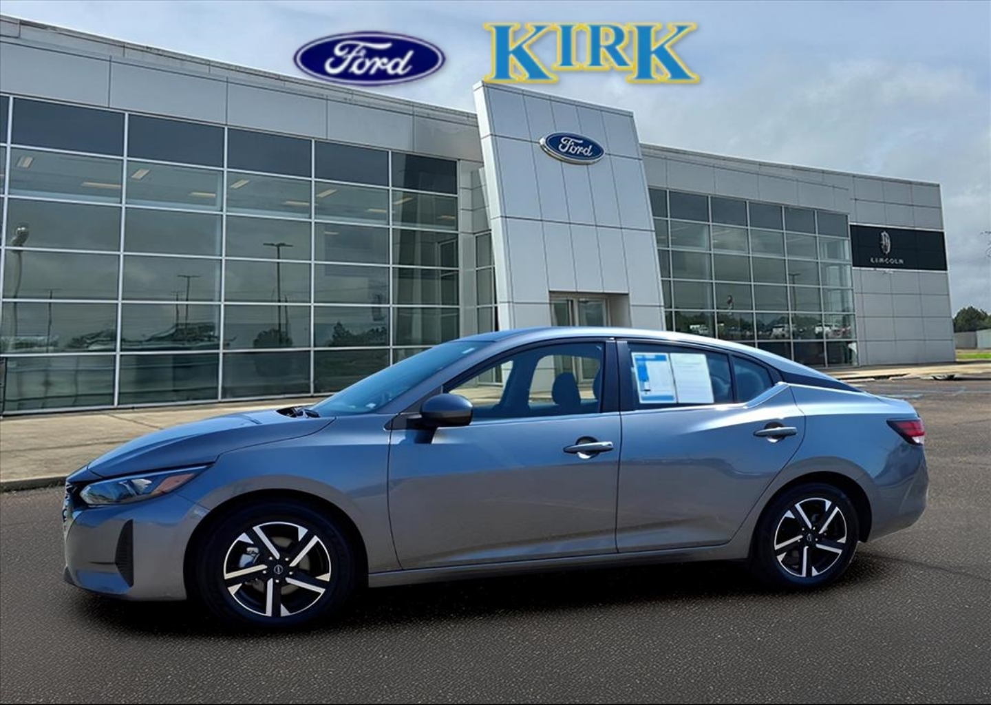 2024 Nissan Sentra SV's photo