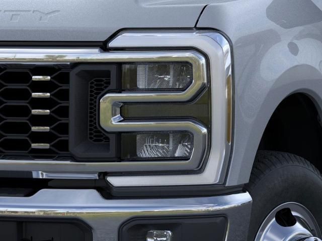 2026 Ford F-350 photo 17