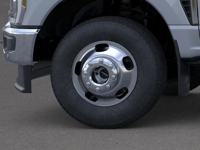 2026 Ford F-350 photo 18