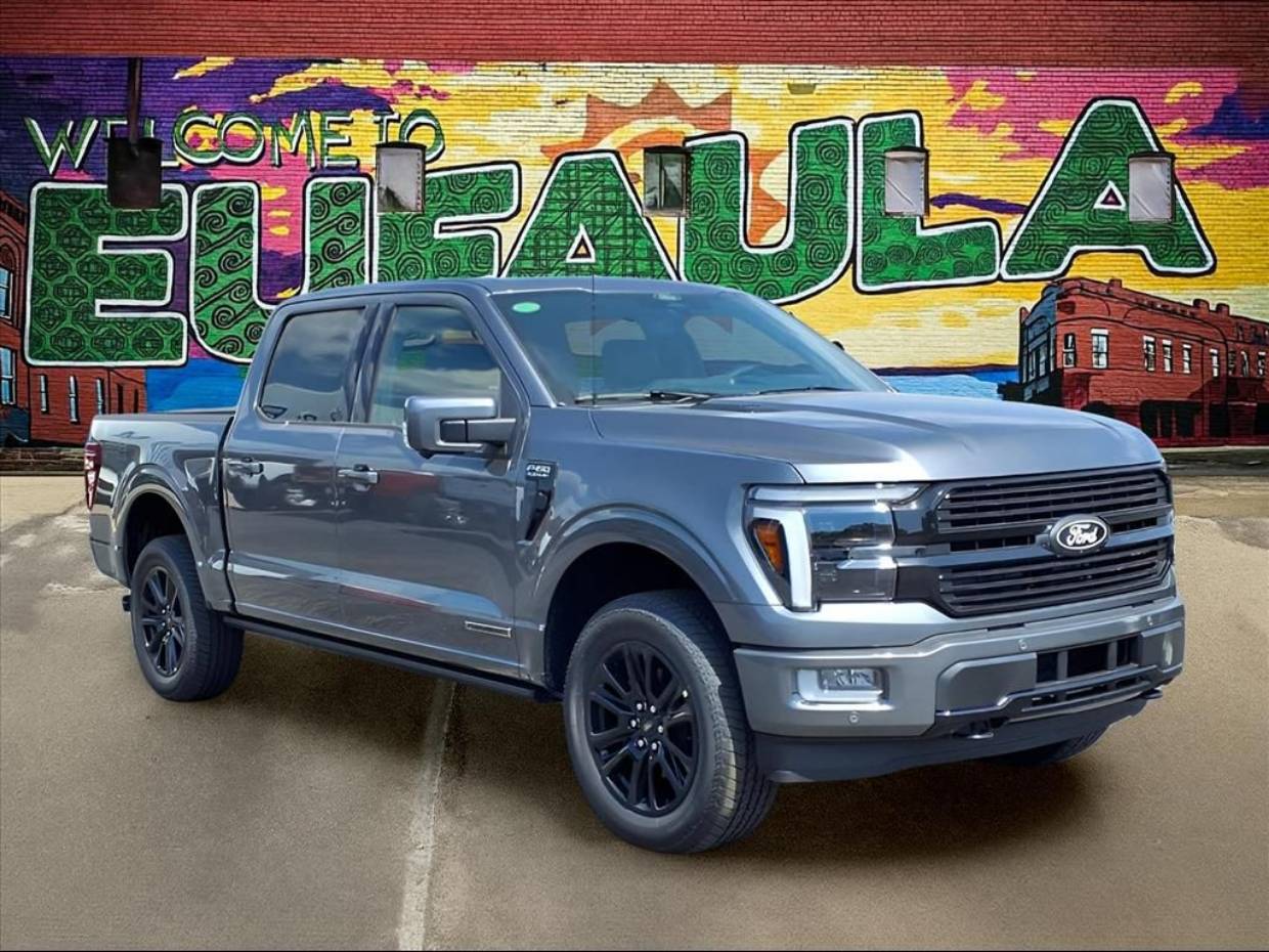 2025 Ford F-150 Platinum's photo