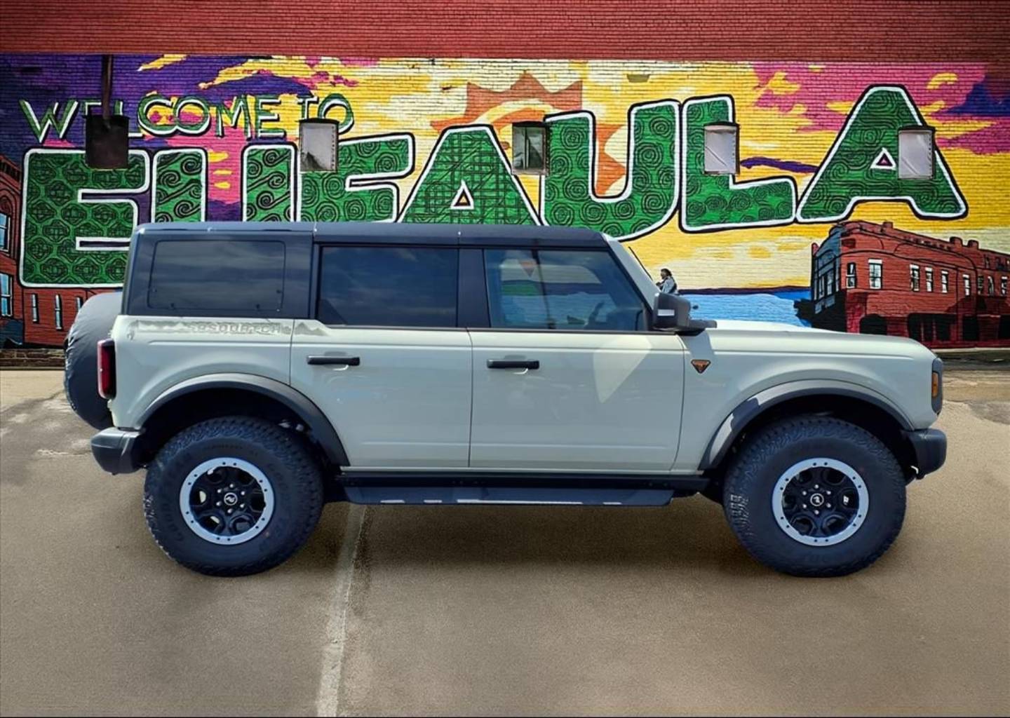 2025 Ford Bronco 4-Door Badlands - Photo 8