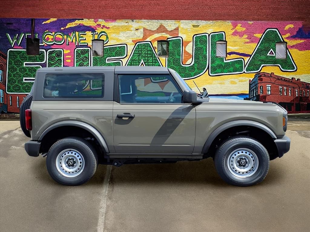 2025 Ford Bronco Base photo 8