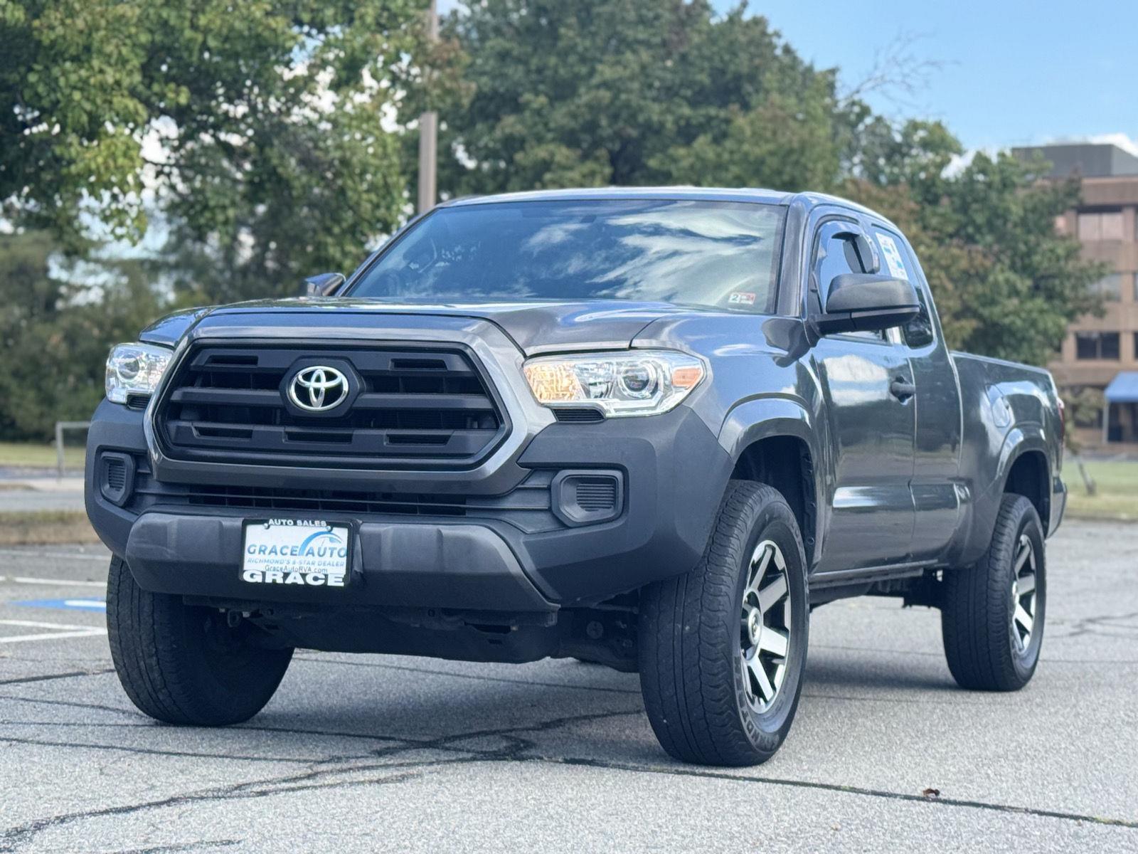 2017 Toyota Tacoma SR photo 2