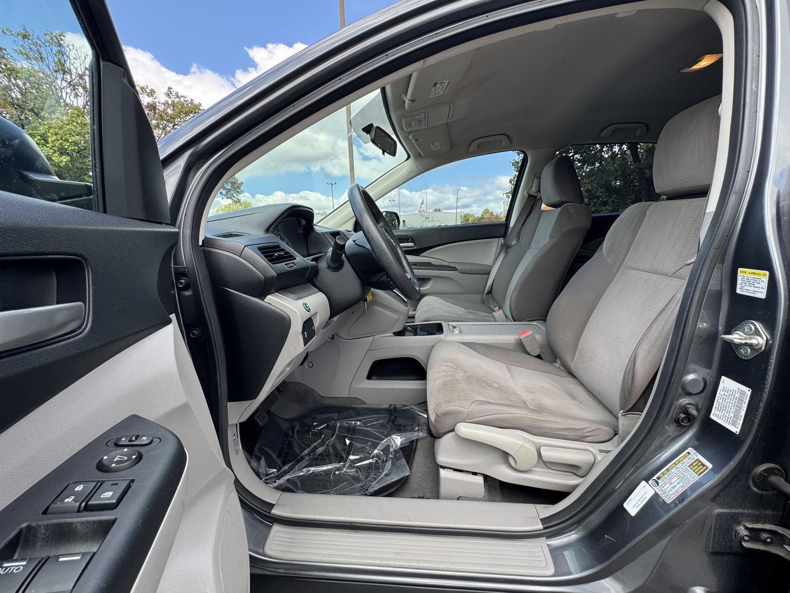 2014 Honda CR-V LX photo 11