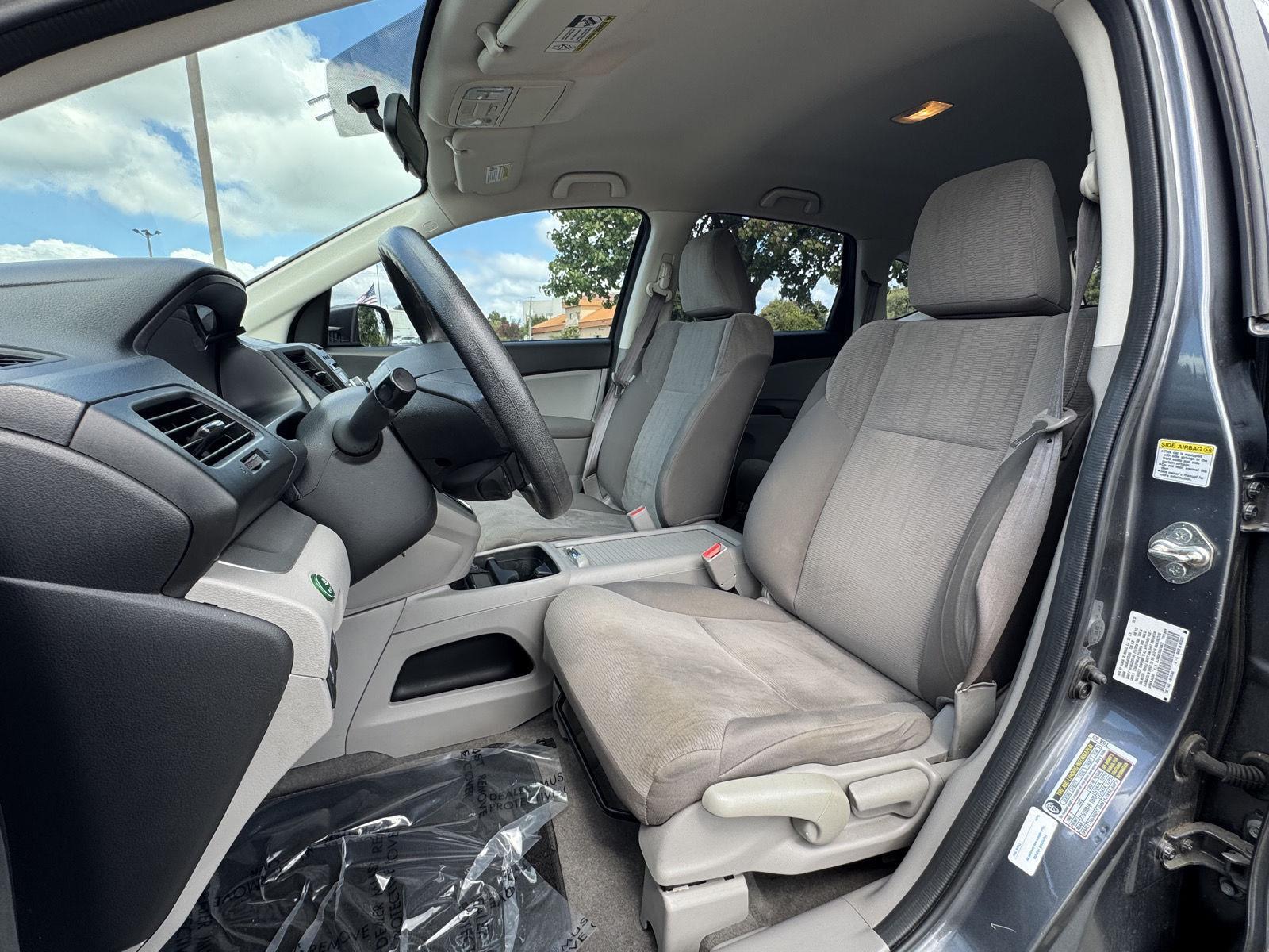 2014 Honda CR-V LX photo 13