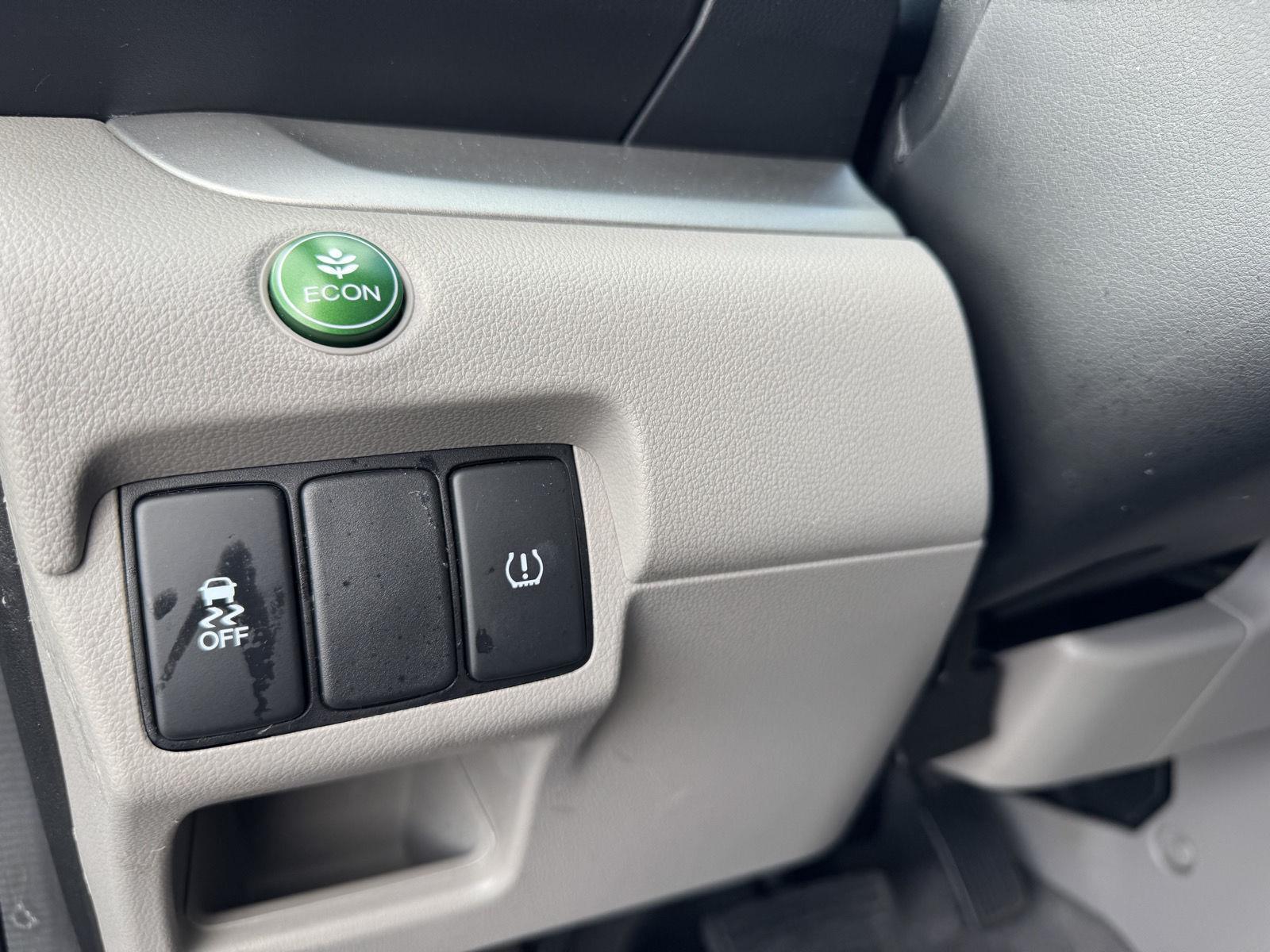 2014 Honda CR-V LX photo 17