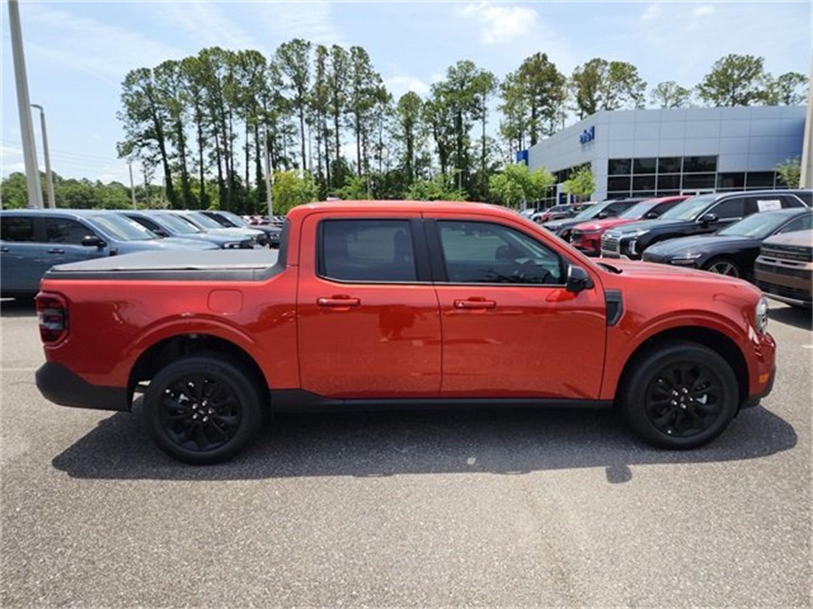2024 Ford Maverick Lariat photo 2