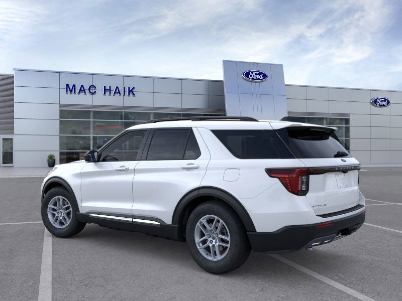 2025 Ford Explorer photo 3