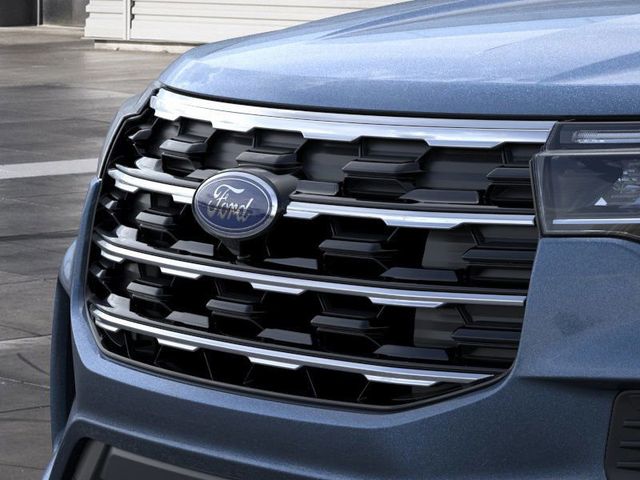 2025 Ford Explorer photo 13