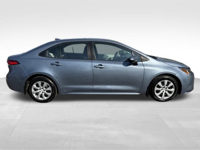 2024 Toyota Corolla LE photo 4