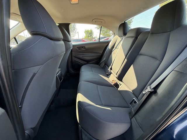 2022 Toyota Corolla LE photo 19