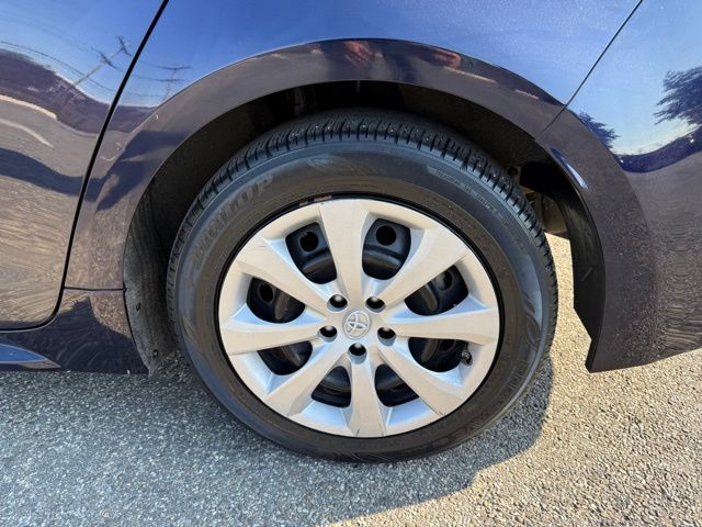 2022 Toyota Corolla LE photo 34