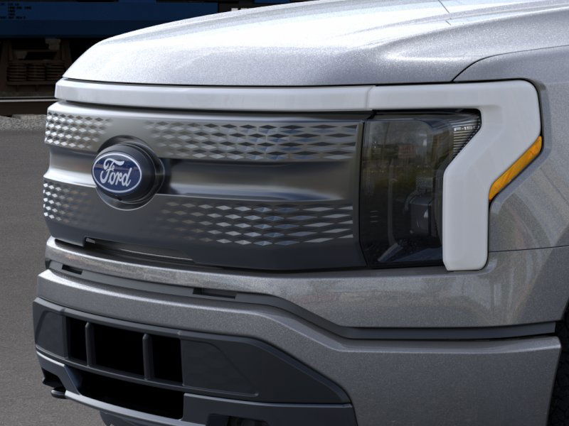 2025 Ford F-150 Lightning XLT photo 16