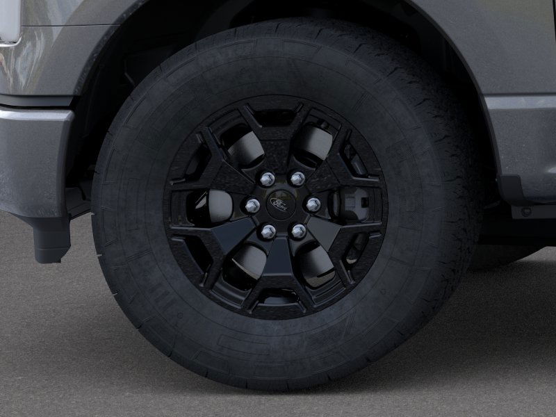 2025 Ford F-150 Lightning XLT photo 18