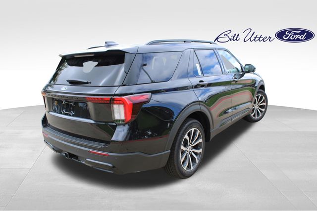 2025 Ford Explorer ST-Line photo 2