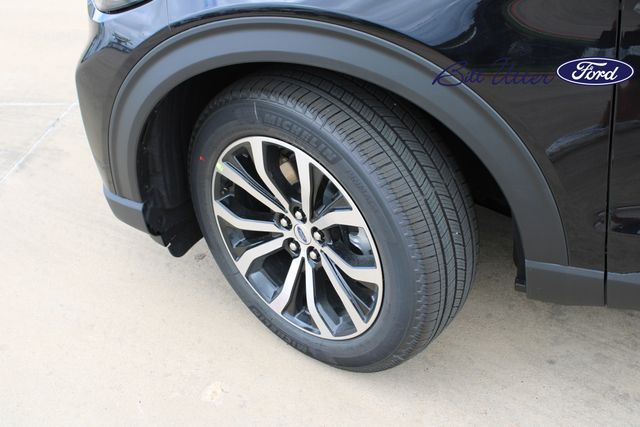 2025 Ford Explorer ST-Line photo 4