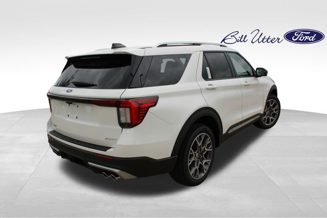 2025 Ford Explorer Platinum photo 2
