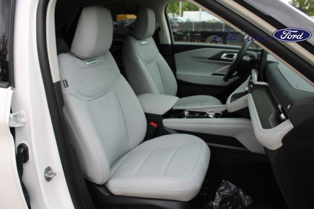 2025 Ford Explorer Platinum photo 6
