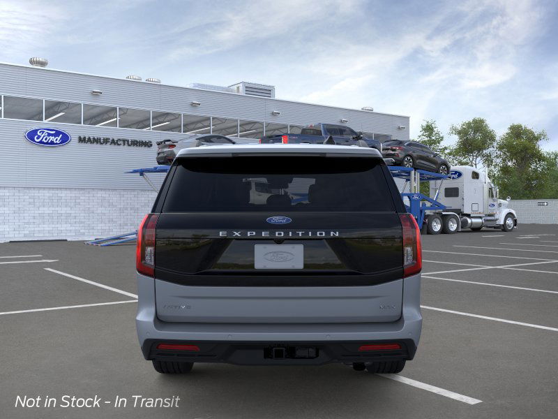 2025 Ford Expedition MAX photo 3