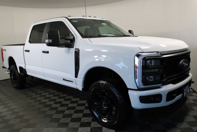 2026 Ford F-350 Super Duty XL's photo