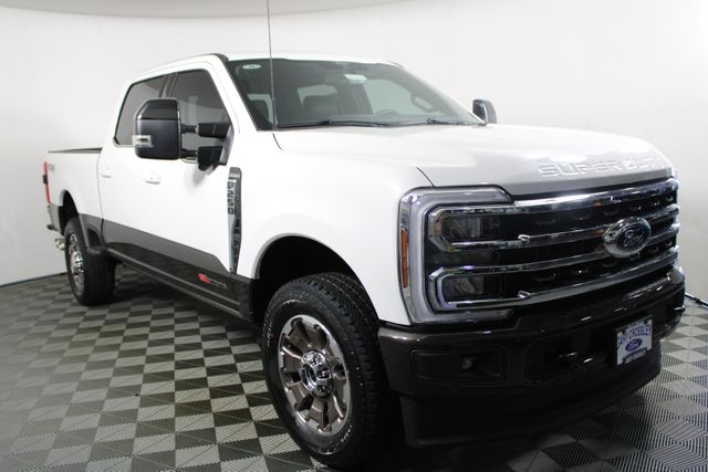 2025 Ford F-250 King Ranch photo 2