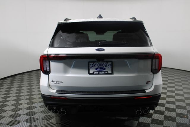 2025 Ford Explorer ST photo 3