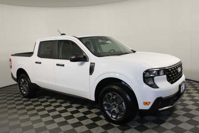 2025 Ford Maverick XLT photo 2